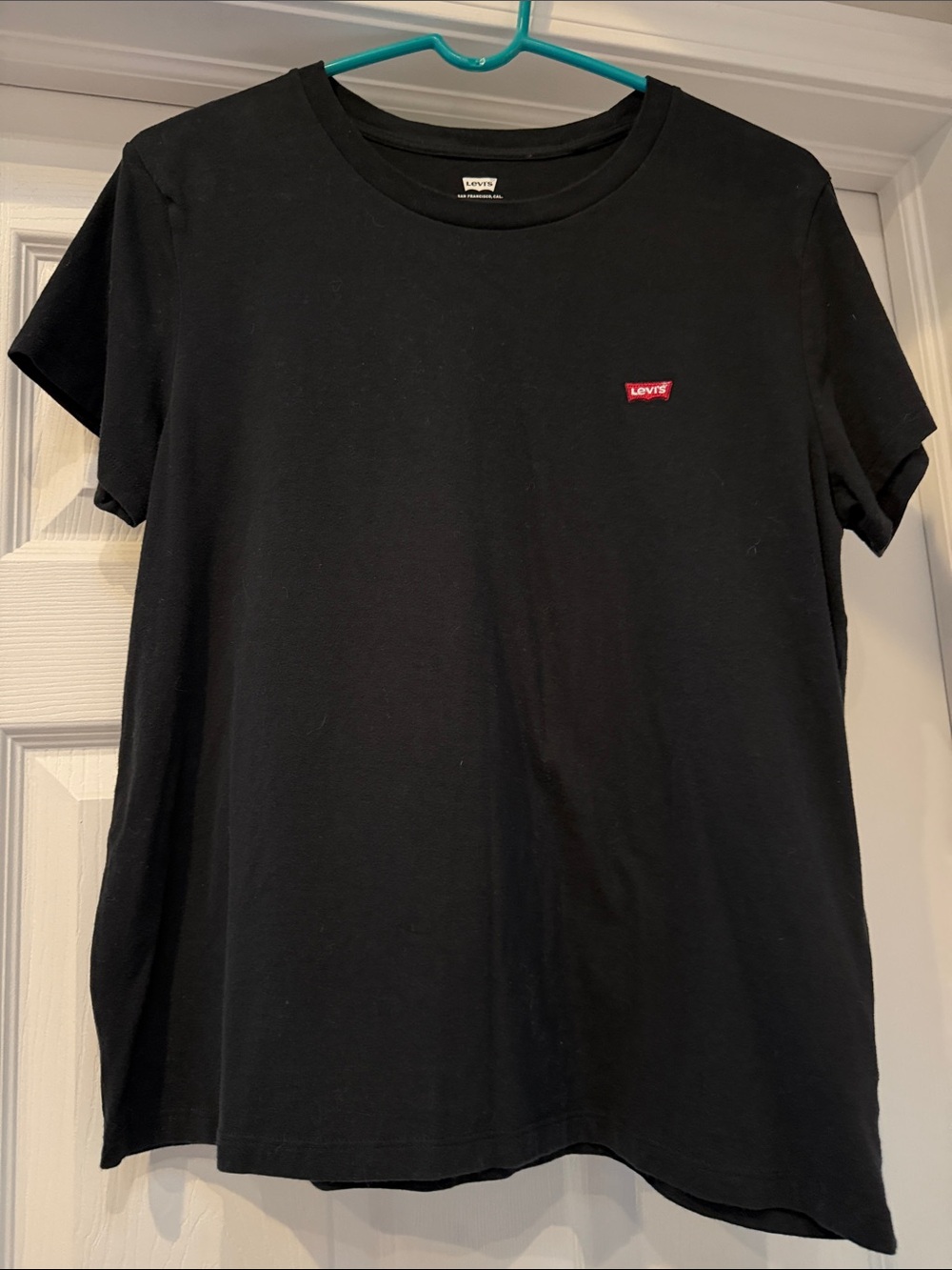 Levi's Black Short-Sleeve Crewneck Tee with Red Logo